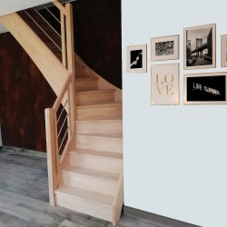 Escalier intérieur contemporain sur mesure avec contremarches